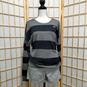 Hollister Women's XL Crew neck Sweater